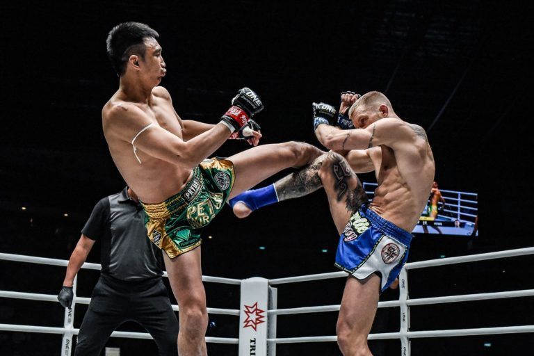 Petchmorakot Petchyindee Academy defeats Charlie Peters at ONE EDGE OF GREATNESS