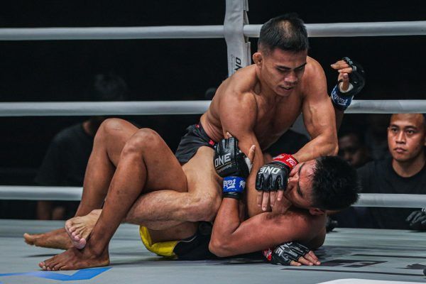 Eko Roni Saputra defeats Khon Sichan ONE WARRIORS CODE DC 1770 600x400