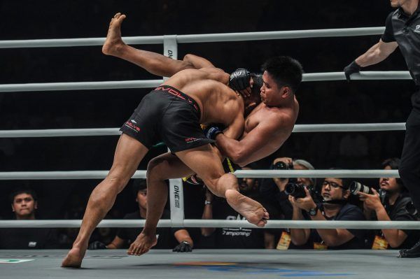 Indonesian hero Eko Roni Saputra returned to Jakarta to face Cambodia's Khon Sichan