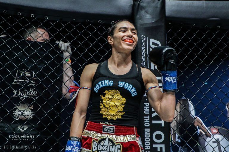 Janet Todd Looking Ready For Her Match Against Stamp Fairtex