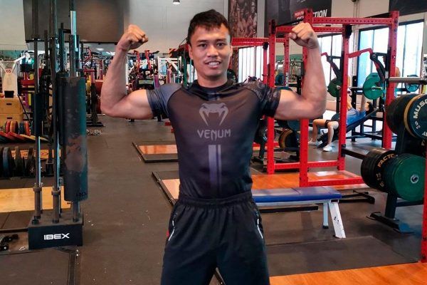 Thai kickboxing star Superbon