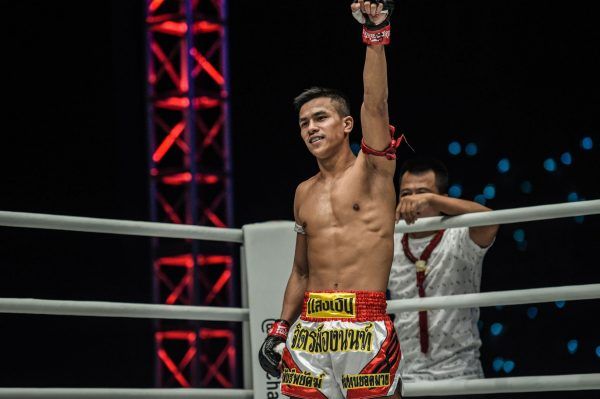 Panpayak Jitmuangnon defeats Masahide Kudo at ONE IMMORTAL TRIUMPH YK 8674 600x399