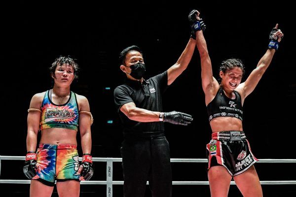 Brazilian Muay Thai fighter Allycia Hellen Rodrigues defeats Stamp Fairtex to win ONE World Title gold