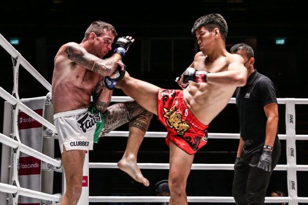 Pongsiri PK Saenchai Muaythaigym Sean Clancy 1920X1280 19 600x400