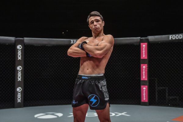 Reece McLaren Aleksi Toivonen mixed martial arts 1920X1280 20 600x399