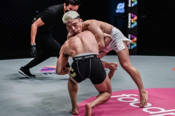Ryuto Sawada Miao Li Tao mixed martial arts 1920X1278 9 1200x799 1 600x400