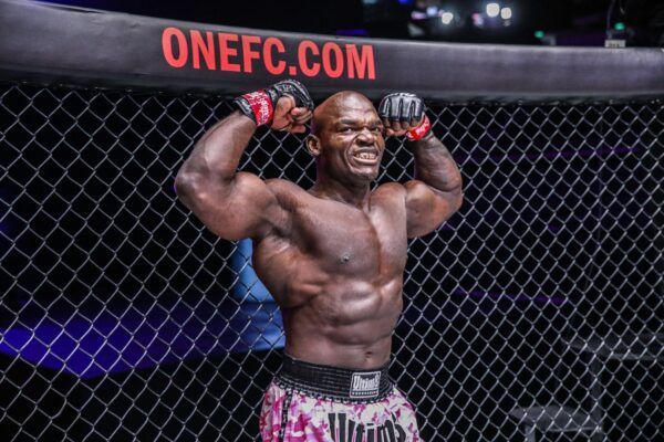 Alain Ngalani Oumar Kane ONE UNBREAKABLE III 1920X1280 7 600x400