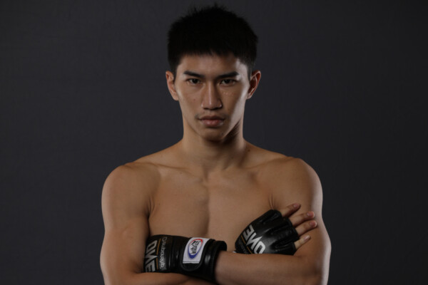 Tawanchai PK Saenchai Muaythaigym 1200X800 600x400