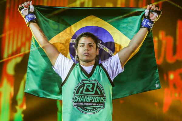 Julie Mezabarba Walkout 600x400