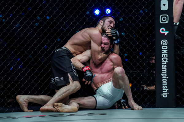 James Nakashima Saygid Izagakhmaev HEAVYHITTERS 1920X1280 27.jpg 600x400