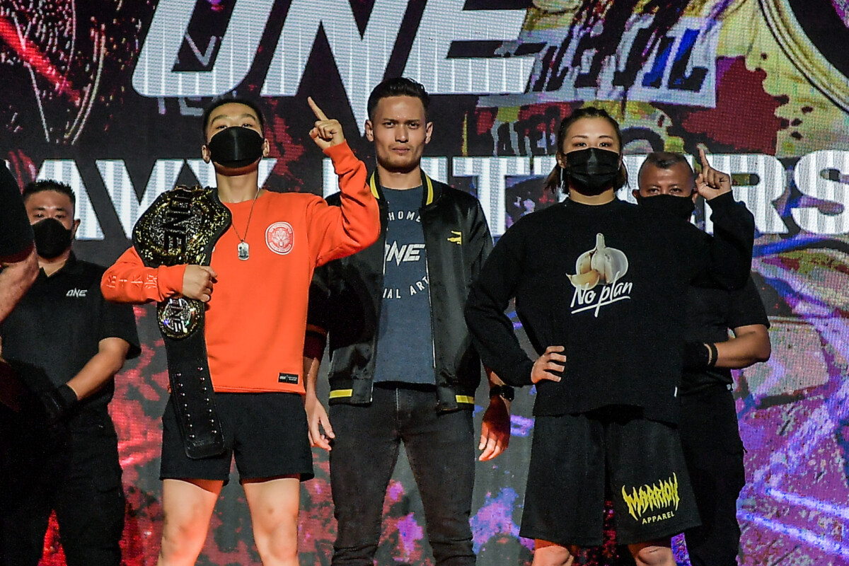 Xiong Jing Nan Ayaka Miura Faceoff 1920X1280 1200x800