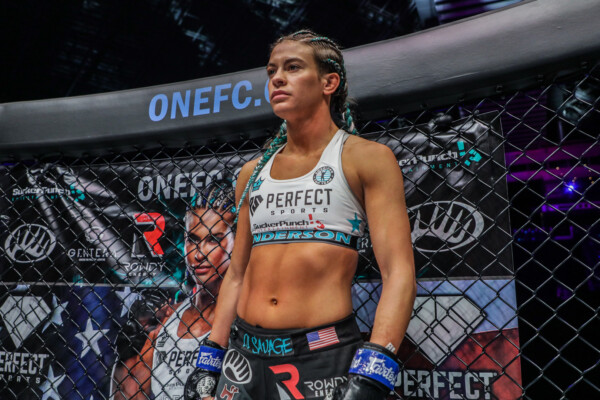 Asha Roka Alyse Anderson ONE157 1920X1280 22 600x400