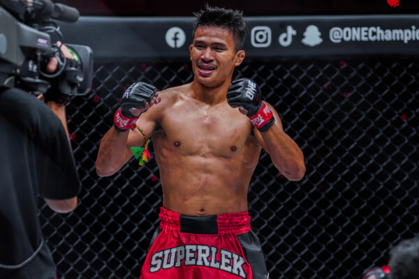 Superlek Kiatmoo9 Taiki Naito ONE157 1920X1280 67 600x400