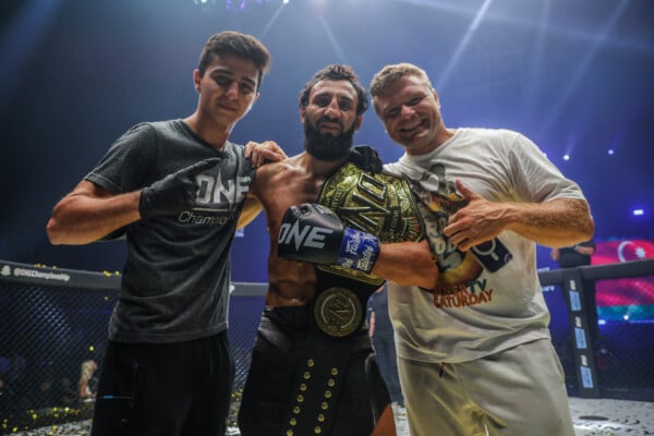 Superbon Singha Mawynn Chingiz Allazov ONE Fight Night 6 1920X1280 30 600x400