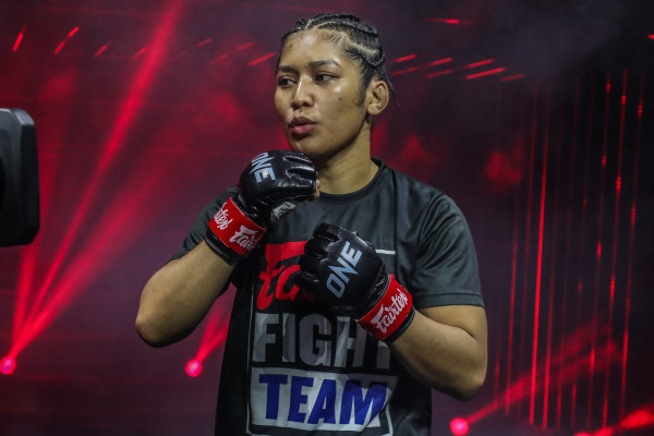 Jihin Radzuan Jenelyn Olsim ONE Friday Fights 35 20