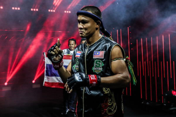 Seksan Or Kwanmuang Amir Naseri ONE Friday Fights 34 39