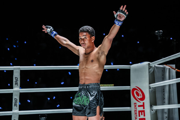 Jaosuayai Sor Dechapan Petsukumvit Boi Bangna ONE Friday Fights 46 58 scaled