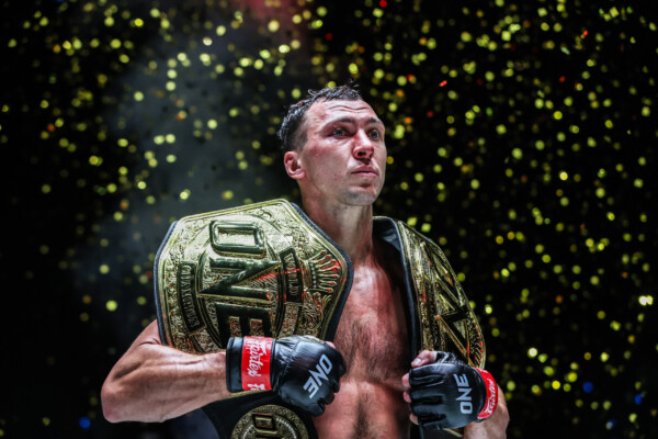 Roman Kryklia Alex Roberts ONE Fight Night 17 25 scaled