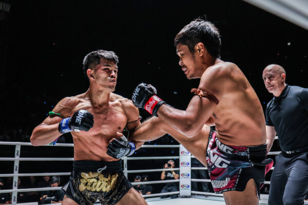 Nakrob Fairtex Muangthai PK Saenchai ONE Friday Fights 10