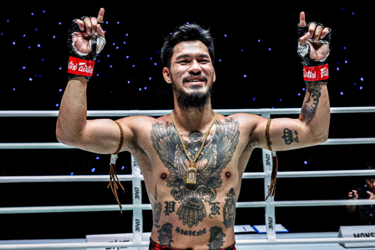 Suakim Sor Jor Tongprajin Komawut FA Group ONE Friday Fights 100 17 scaled