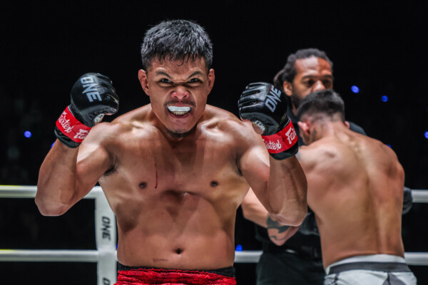 Carlo Bumina ang Mauro Mastromarini ONE Fight Night 30 43 scaled