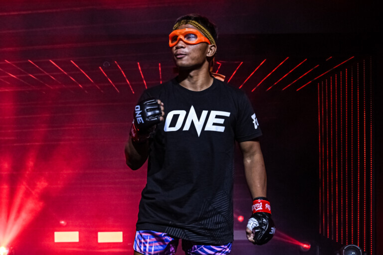 Samingdam NF Looksuan Amir Naseri ONE Friday Fights 110 4 scaled