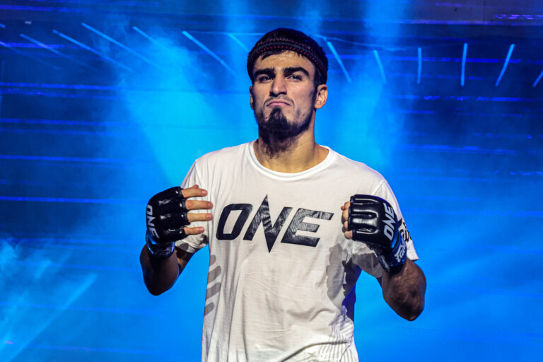 Elbrus Osmanov Saemapetch Fairtex ONE Friday Fights 125 6 scaled