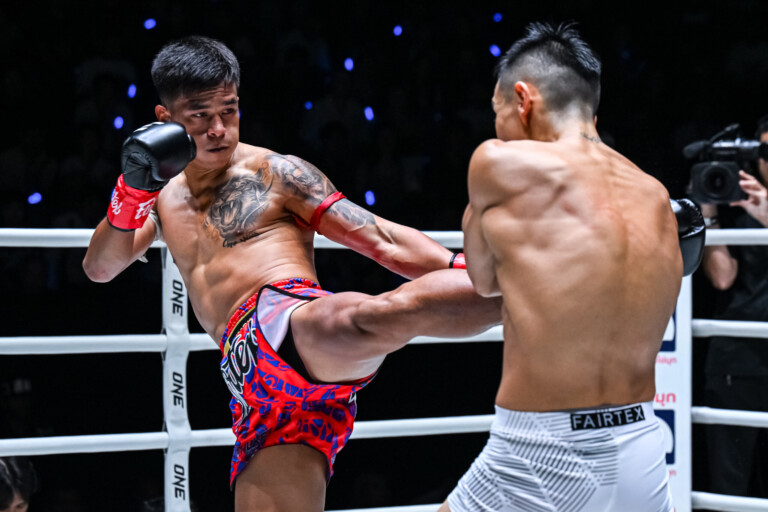 Panpayak Jitmuangnon defeats Anuar Cisneros at The Inner Circle 23 on July 24.