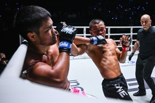Seksan vs Muangthai at The Inner Circle 30 16