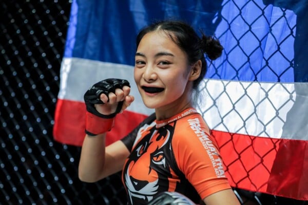 Rika Ishige ADUX9300 600x400
