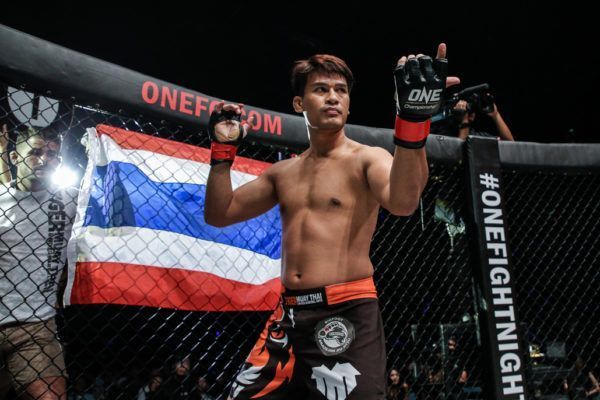 Shannon Wiratchai IMG_2523 1 600x400