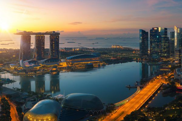 Singapore skyline3 600x400