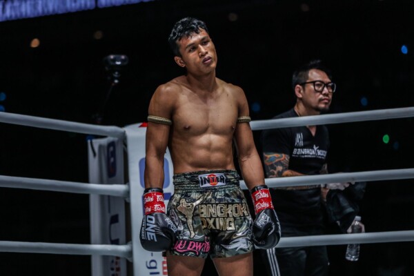 Jo Nattawut DC 6206 600x400