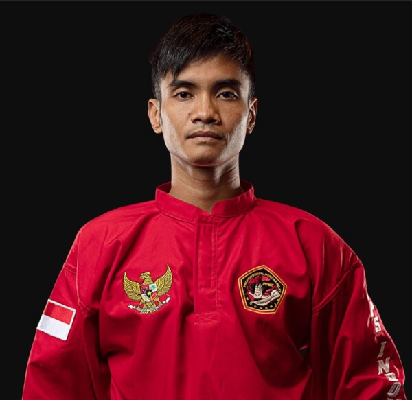 Cep_Holick hero 1200x1165 1 600x583