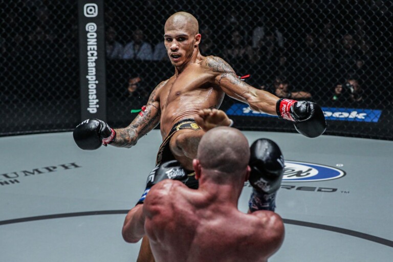 Samy Sana defeats Dzhabar Askerov in the ONE Featherweight Kickboxing World Grand Prix semifinals