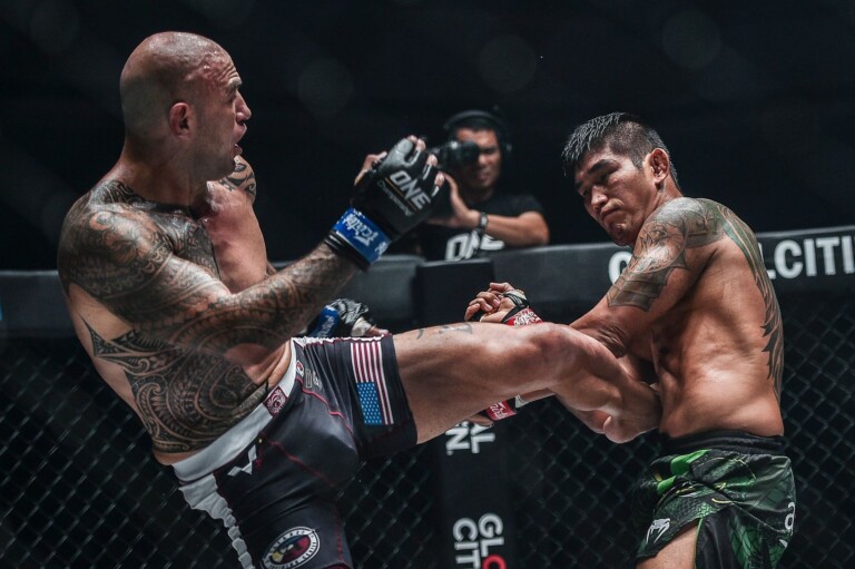 Aung La N Sang defeats Brandon Vera at ONE CENTURY PART II ASH_8369 768x511