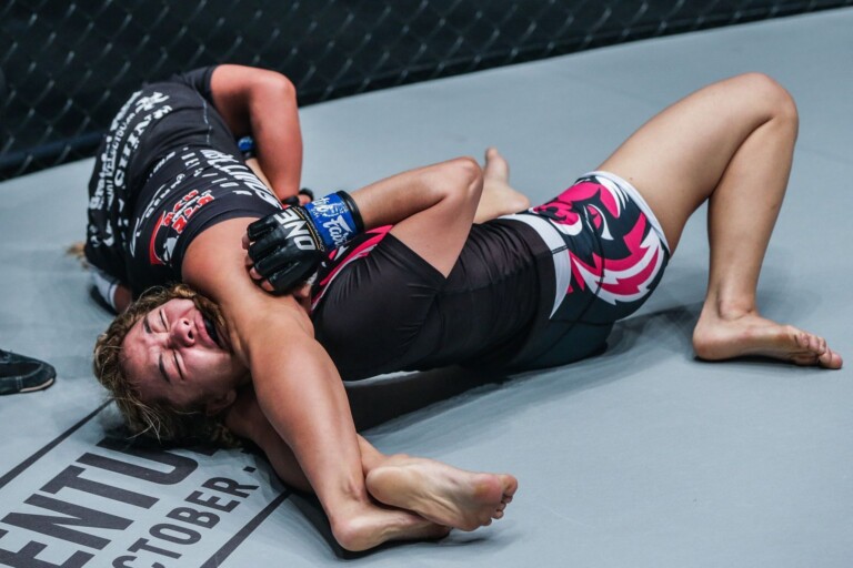 Itsuki Hirata defeats Rika Ishige at ONE CENTURY DC DUX_0576 768x512
