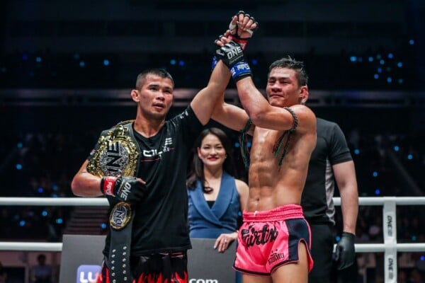 Saemapetch Fairtex raises his idol's hand, ONE Bantamweight Muay Thai World Champion Nong-O Gaiyanghadao
