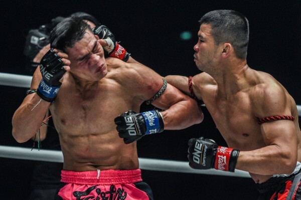 Nong O Gaiyanghadao defeats Saemapetch Fairtex at ONE EDGE OF GREATNESS YK4_0585 600x399