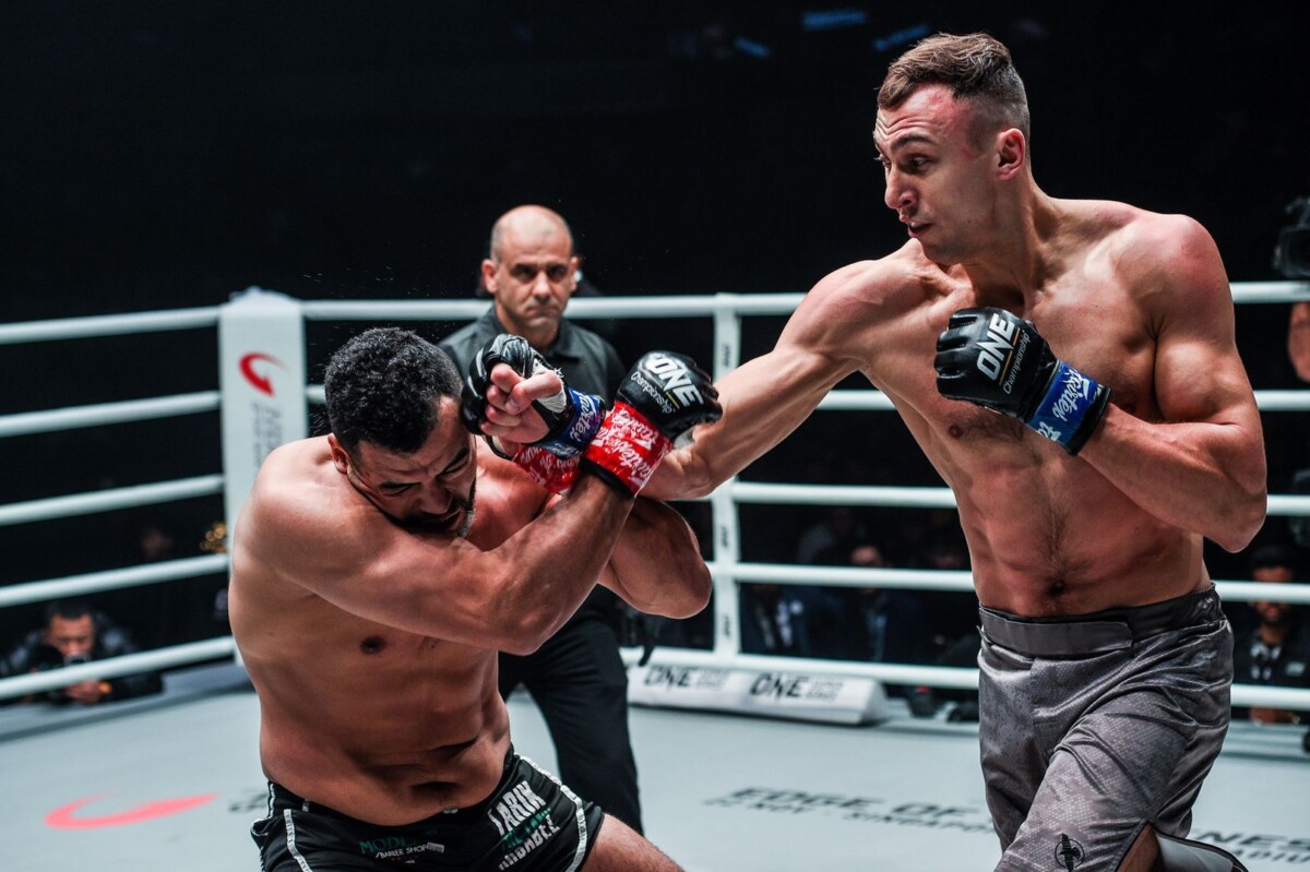 Roman Kryklia defeats Tarik Khbabez at ONE AGE OF DRAGONS