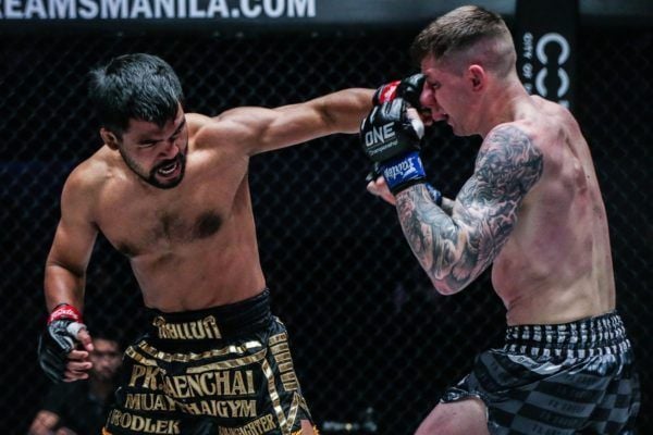 Rodlek PK.Saenchaimuaythaigym defeats Chris Shaw ONE FIRE FURY DC DUX_0369 600x400