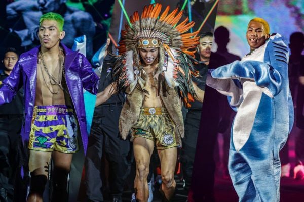 costume 600x400
