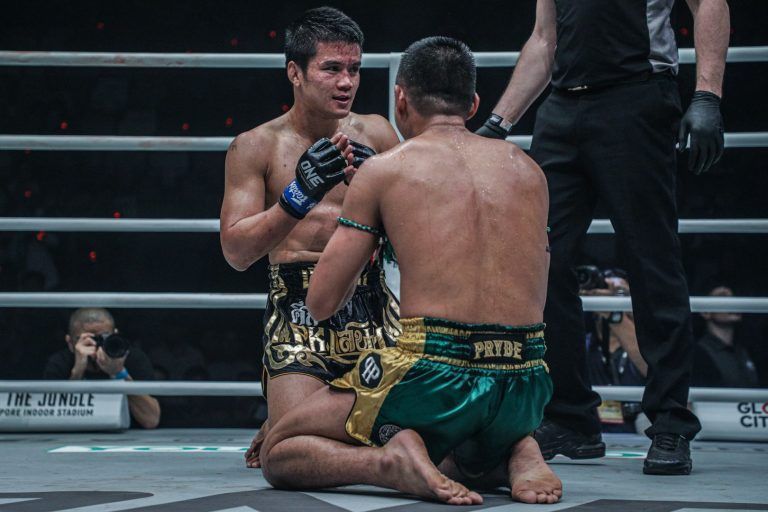 Petchmorakot Petchyindee Academy defeats Pongsiri PK.Saenchaimuaythaigym ONE WARRIORS CODE DC 9220 768x512