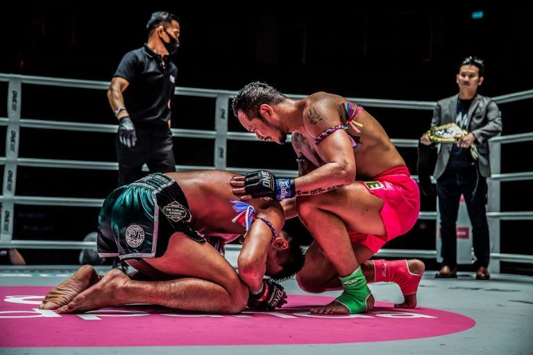 Petchmorakot Petchyindee Academy Yodsanklai IWE Fairtex 1920X1280 10 768x512