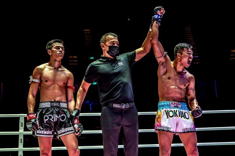 Superlek Kiatmoo9 fights Panpayak Jitmuangnon 1920X1280_1 768x512