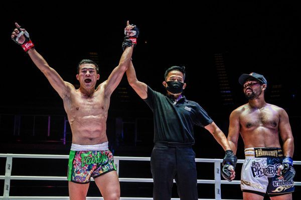 Saemapetch Fairtex Rodlek PK Saenchai Muaythaigym NS2 1920X1280 11 600x400