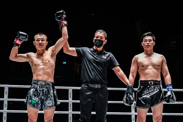 Capitan Petchyindee Academy Petchtanong Petchfergus kickboxing 1920X1280 3 768x512