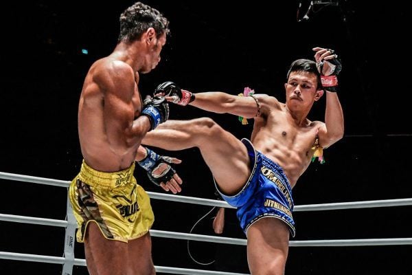 Felipe Lobo fights Yodpanomrung Jitmuangnon in Muay Thai action at ONE: A NEW BREED III