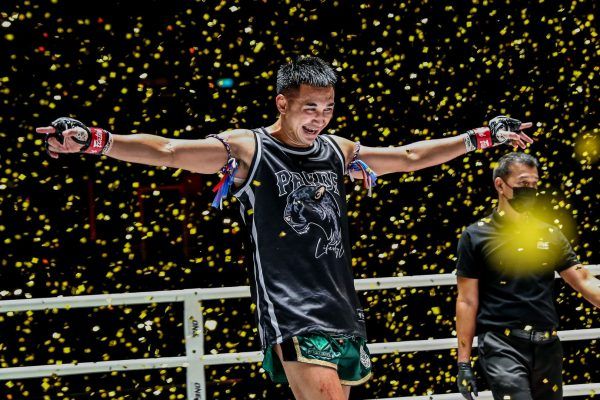 Muay Thai superstar Petchmorakot Petchyindee Academy battles Magnus Andersson in a ONE Super Series World Title fight