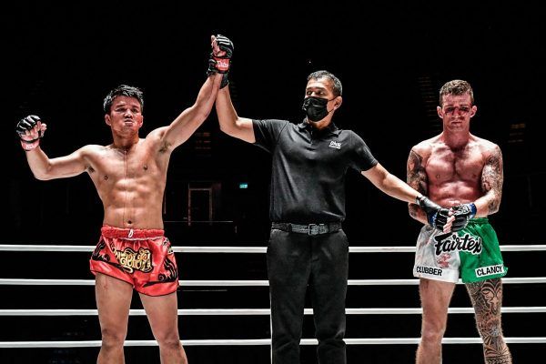 Pongsiri PK Saenchai Muaythaigym Sean Clancy 1920X1280 14 600x400